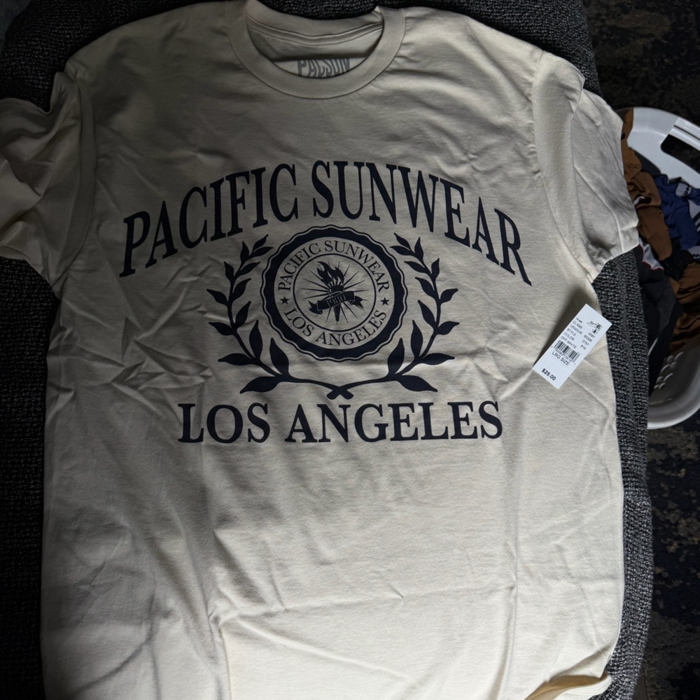 Pacific Sunwear Los Angeles Cream Graphic T-Shirt